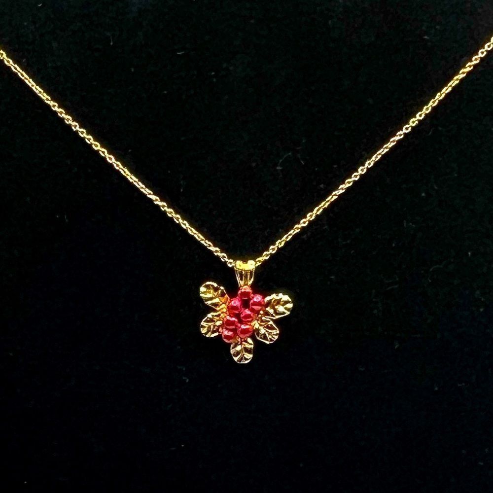 *3/$20* Dainty gold tone holly necklace Christmas holiday